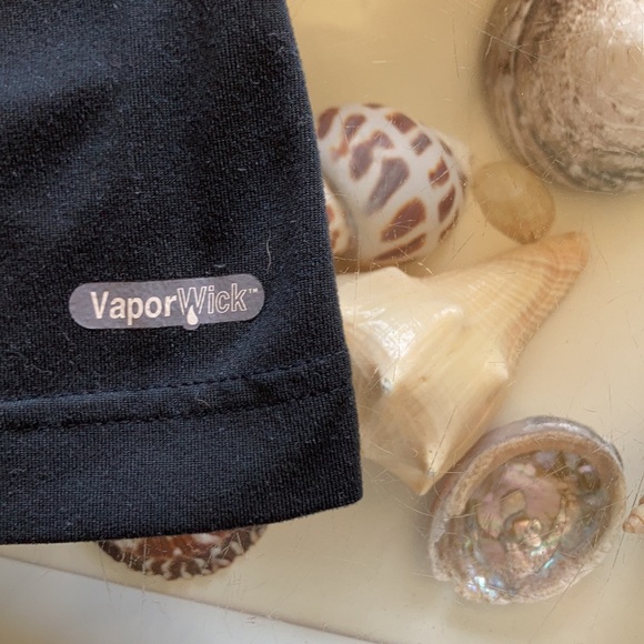 North Face. Long sleeve/hooded athletic shirt - Picture 3 of 3